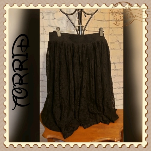 Torrid Dresses & Skirts - Torrid Black Lined Lacy Skirt